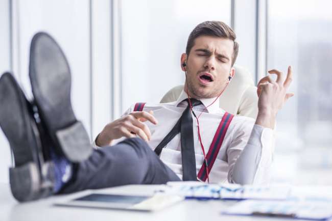 Ascoltare musica in ufficio 